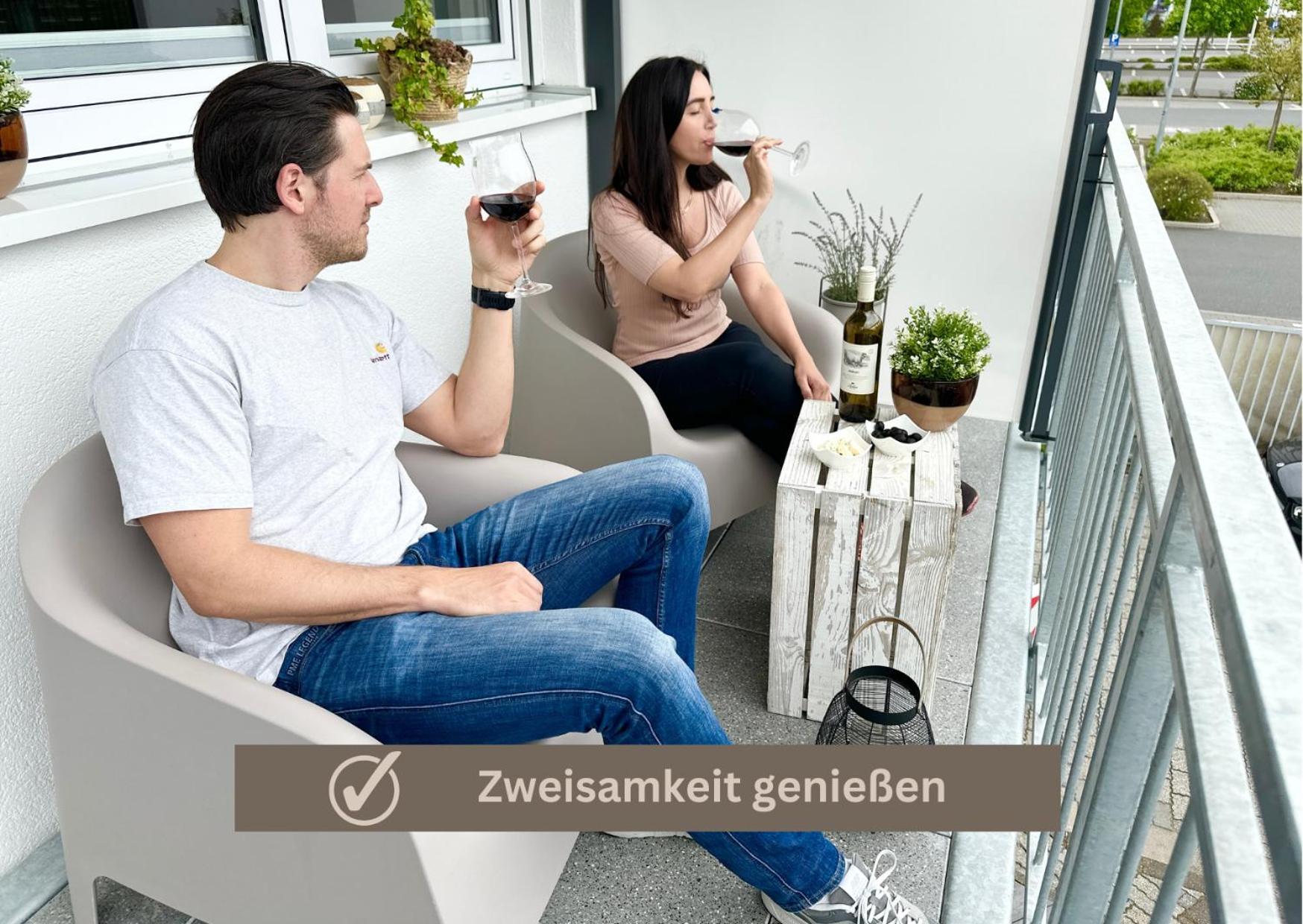 Special Apartment - Stadtnah, Balkon, Parkplatz, E-Ladestation, Gitterbox Fuer Fahrraeder, Fitnessstudio Koblenz  Exterior photo